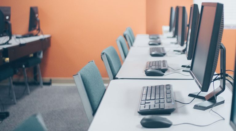 Nettoyage et entretien de bureaux à Nîmes et Montpellier – OPIA Propreté