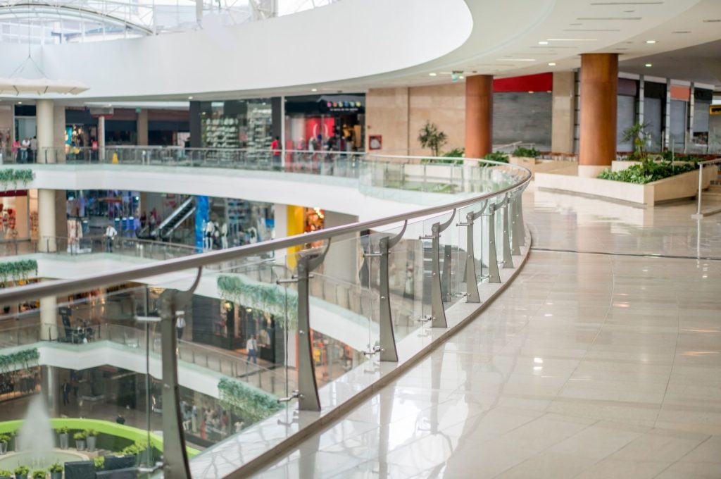 Nettoyage de grandes surfaces et commerces à Nîmes et Montpellier OPIA Propreté